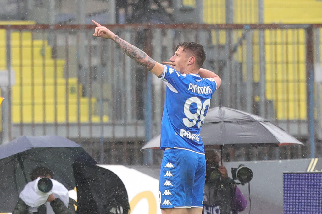 Calciomercato Inter, Pinamonti può rientrare nell’affare Bremer