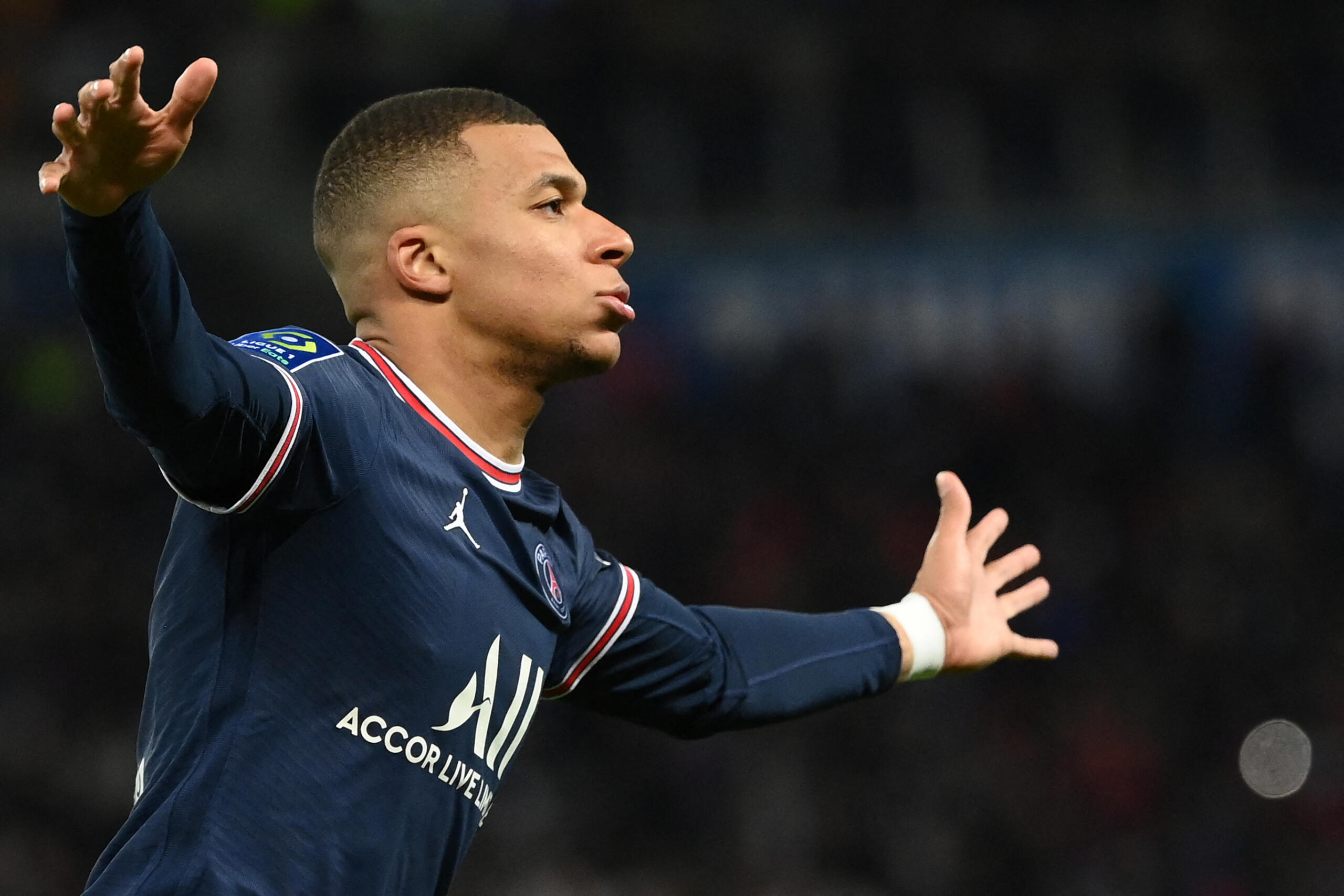 PSG Mbappe rinnovo accettato