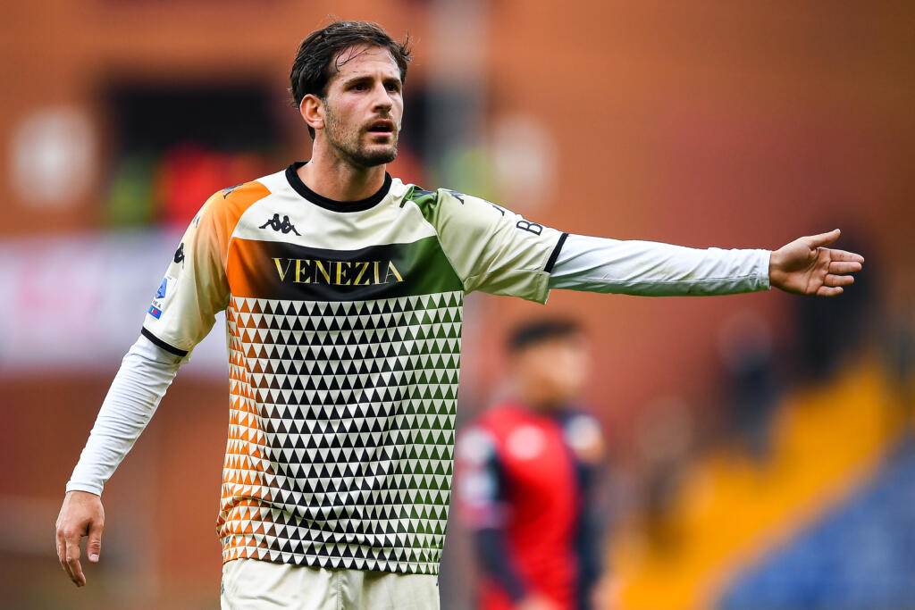 Il primo tempo di Spezia-Venezia finisce 0-0: la traversa ferma Aramu