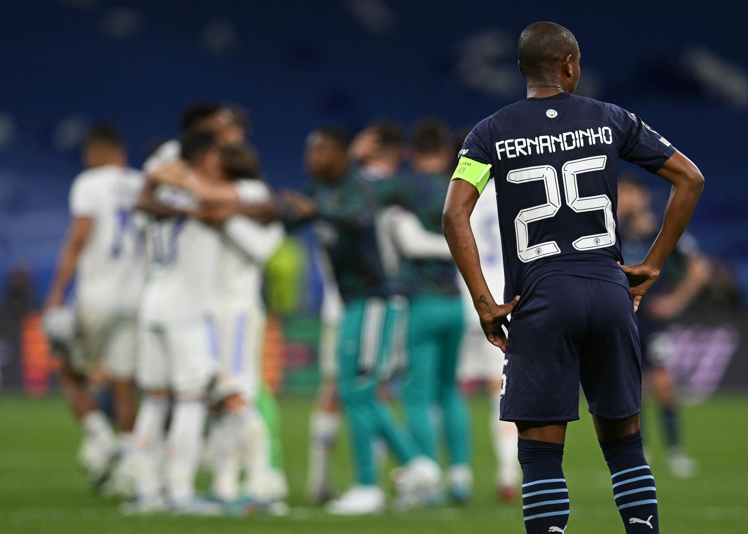 manchester city fernandinho