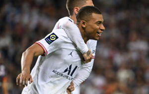 Mbappe resta al PSG