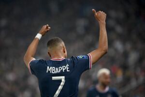 PSG MBAPPE RINNOVO