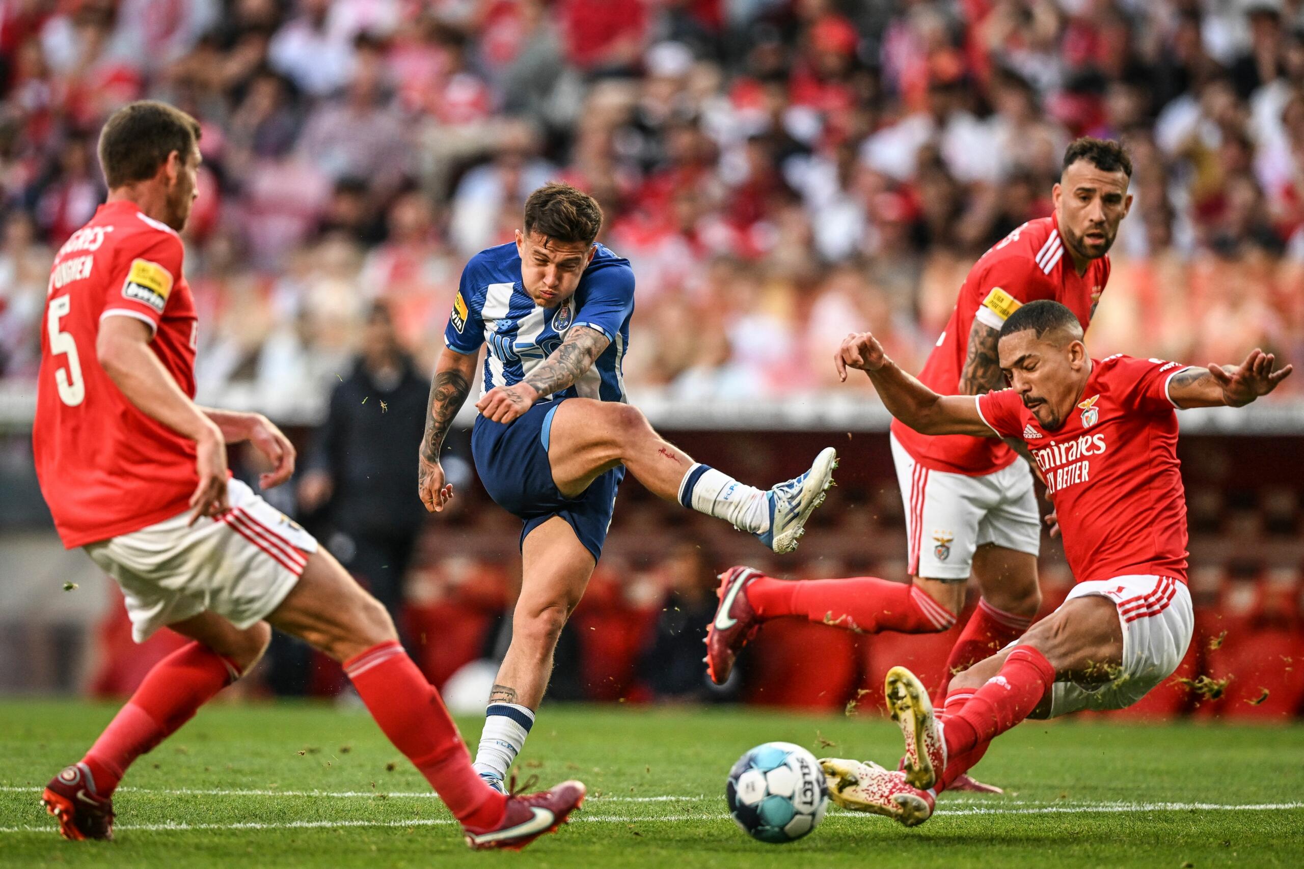 Primera Liga, Porto vence o Benfica e conquista o título português