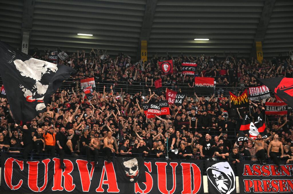 Milan, i racconti dei tifosi sulla trasferta di Verona: “Pugni e minacce”