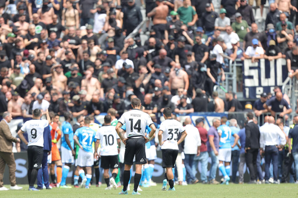 Spezia Napoli scontri tra tifosi