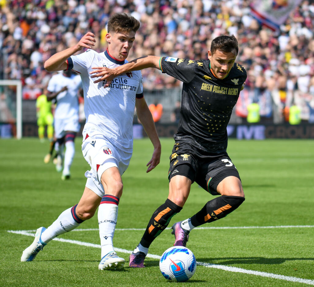 Venezia-Bologna 2-1, fine primo tempo: Orsolini riapre il match
