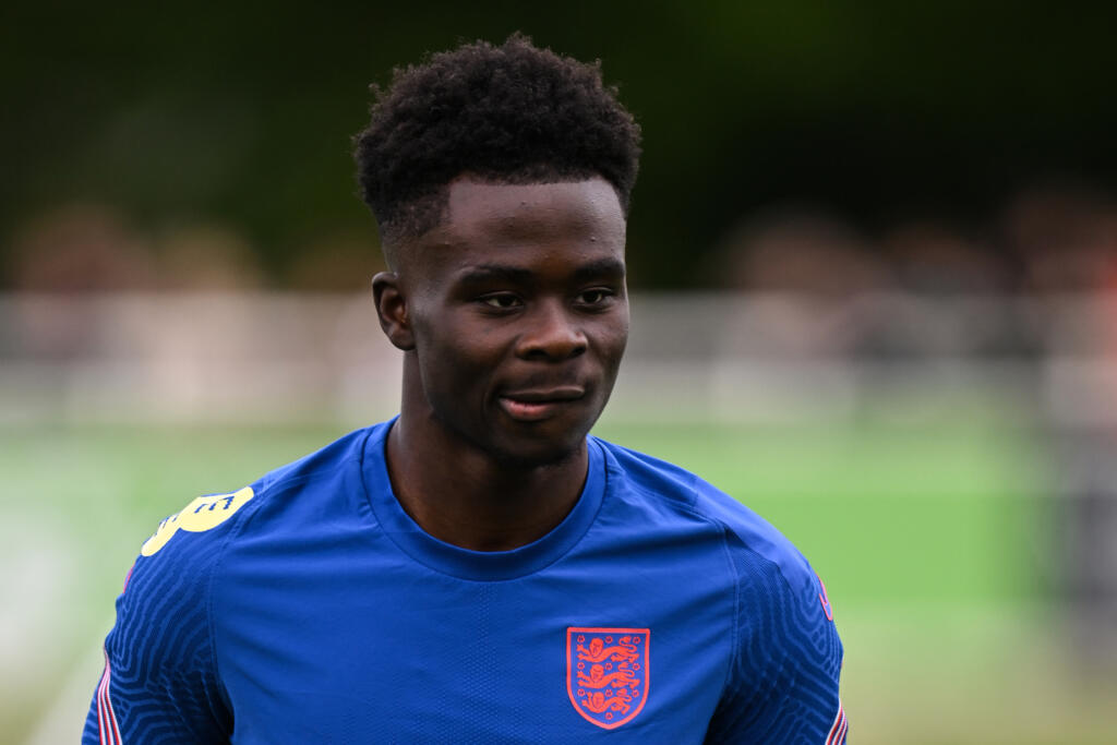 Manchester City, occhi su Bukayo Saka dell’Arsenal: la situazione