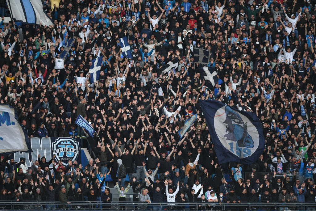Napoli, ufficiale l’annullamento della chiusura della Curva A: il comunicato
