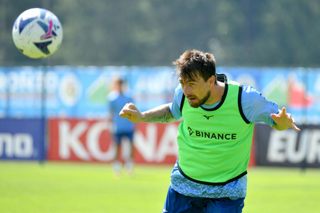 Lazio, Acerbi non si presenta al ritiro. Decisione concordata col club