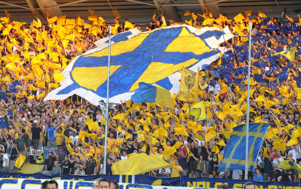 Serie B: poker del Modena, crollano Palermo e Cagliari