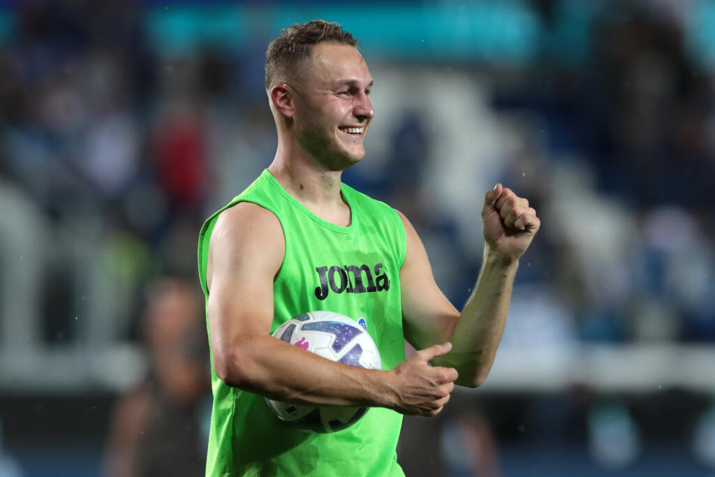 Atalanta, infortunio con l’Olanda per Koopmeniers. Uscito in barella
