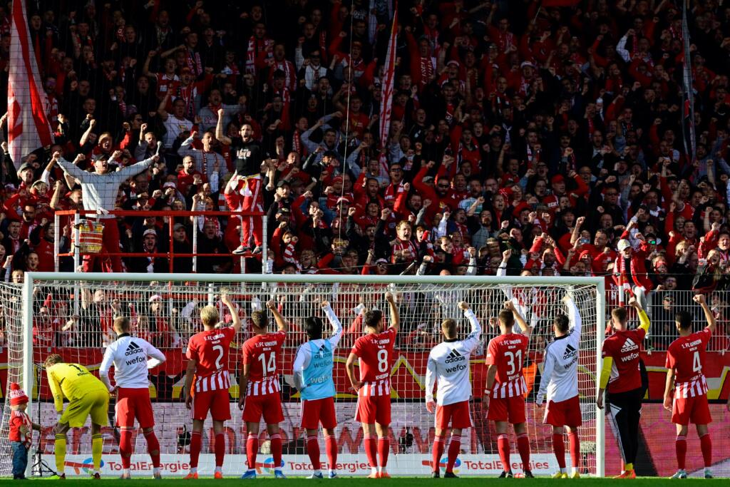 Bundesliga, Union Berlino in vetta: 2-0 al Wolfsburg e primato solitario