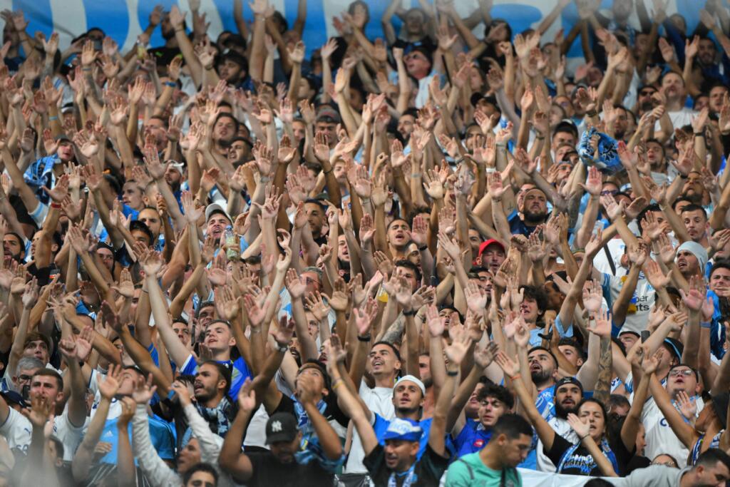 Marsiglia, tifoso incriminato per tentato omicidio: lanciò un razzo allo stadio