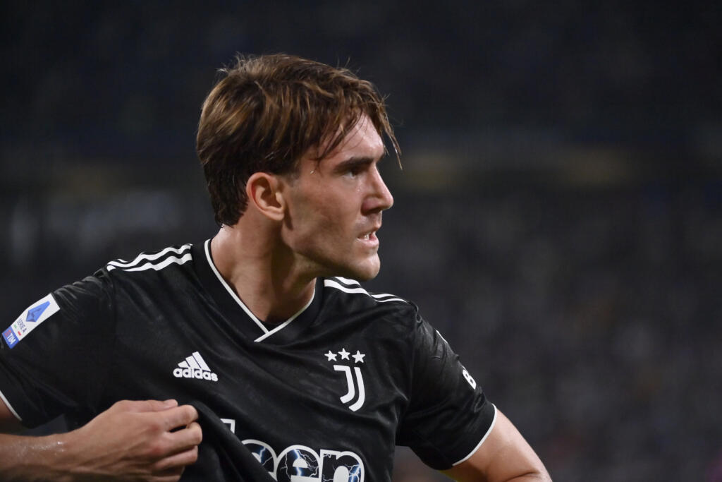 Juventus, il PSG fa sul serio per Vlahovic: spunta l’indiscrezione