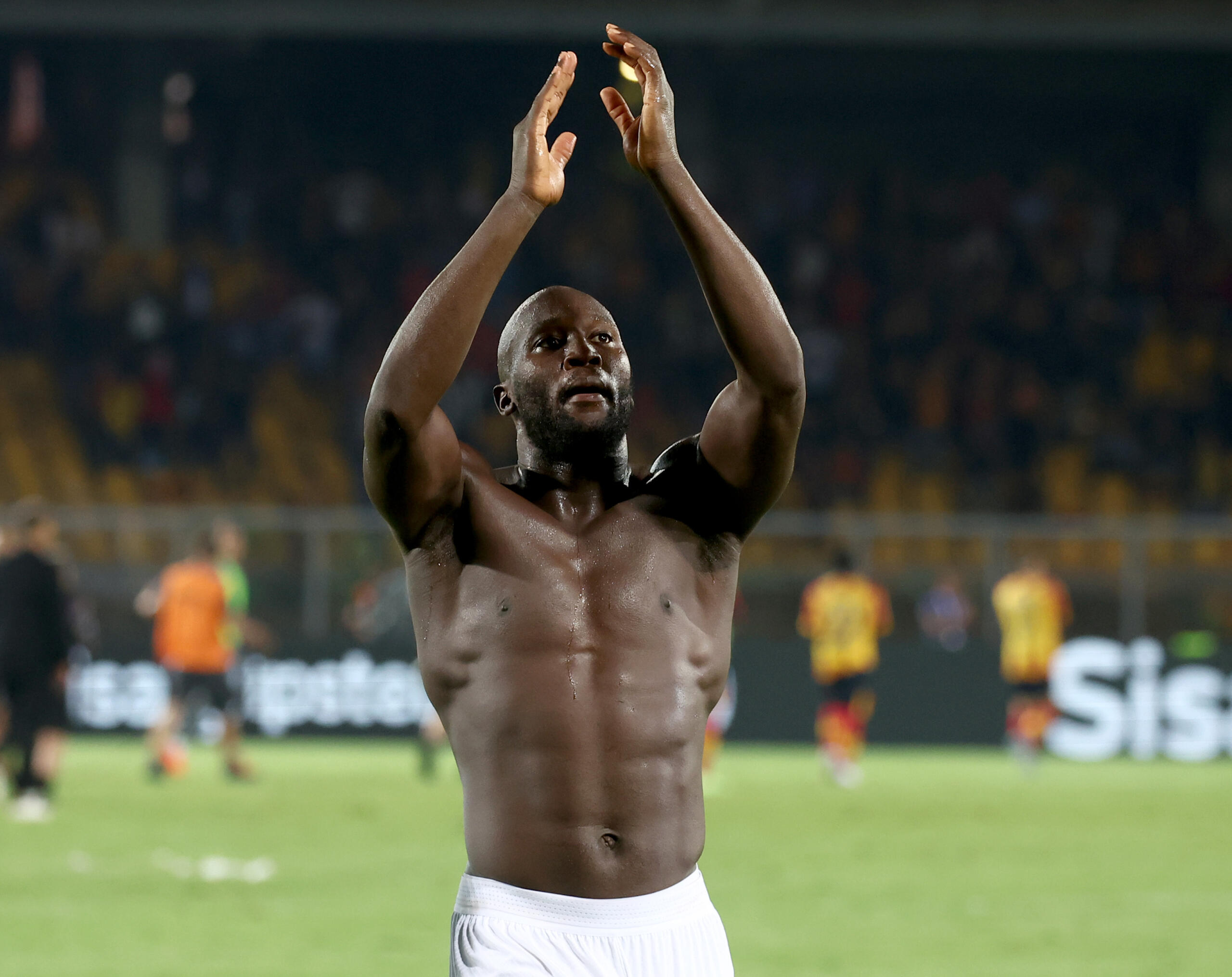 Lukaku senza maglietta discount