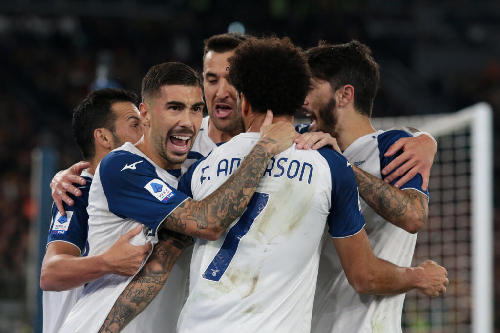 Roma-Lazio 0-1, disastro Ibanez e Anderson ringrazia. Biancocelesti avanti