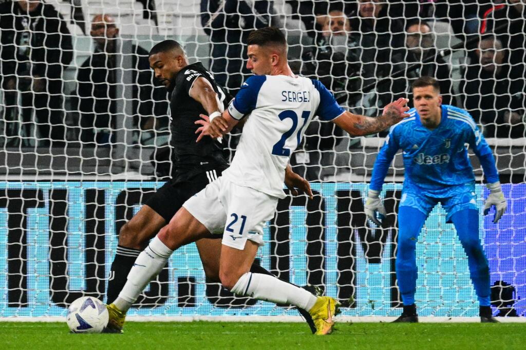 Juventus-Lazio 1-0, il primo tempo: il pallonetto di Kean rompe il ghiaccio