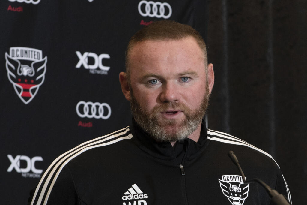 Manchester United, Rooney duro su Ronaldo: “È Inaccettabile”