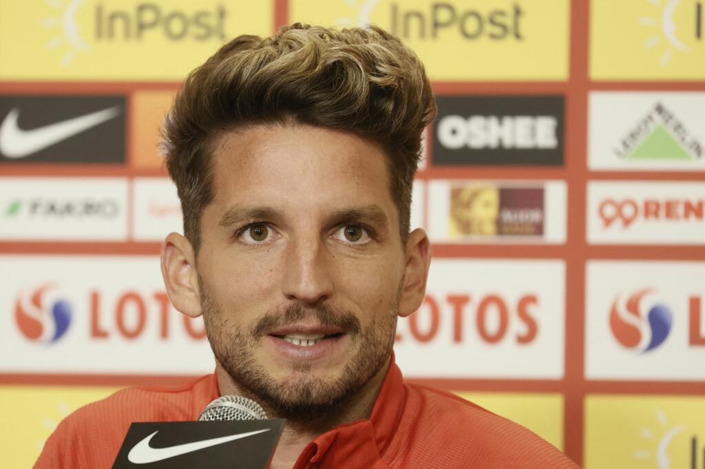 Napoli, Mertens vince il derby col Besiktas e non dimentica gli ex compagni: il gesto commuove