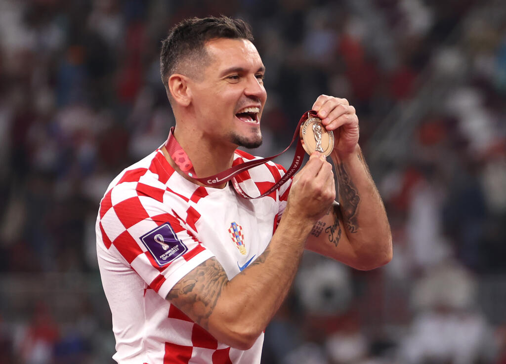 Lione, altro cavallo di ritorno: accordo con Lovren