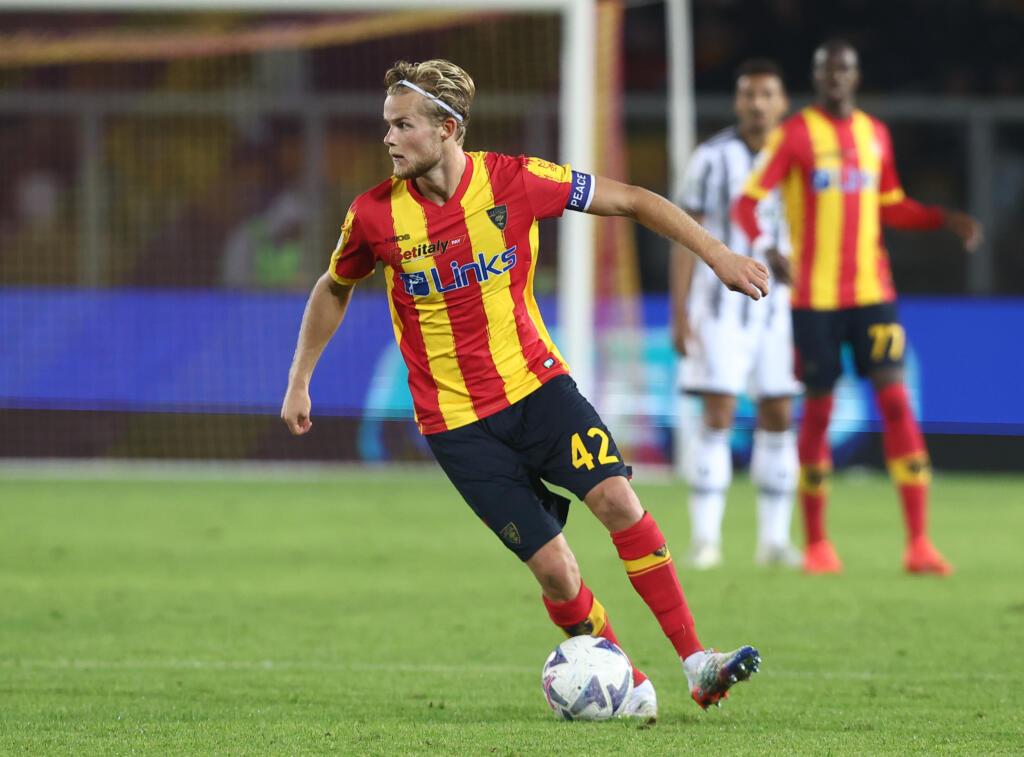 Lecce, top club di Serie A su Hjulmand. Ma il club spara alto per il danese