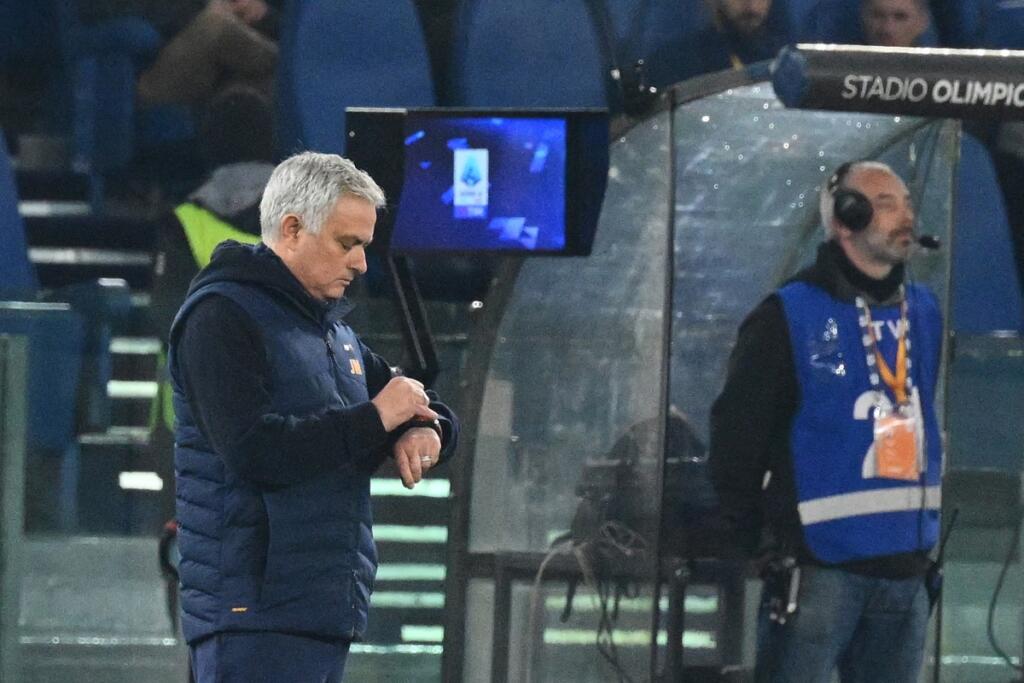 Roma-Fiorentina, Mourinho: “Partita ben controllata, dal mercato non mi aspetto niente”