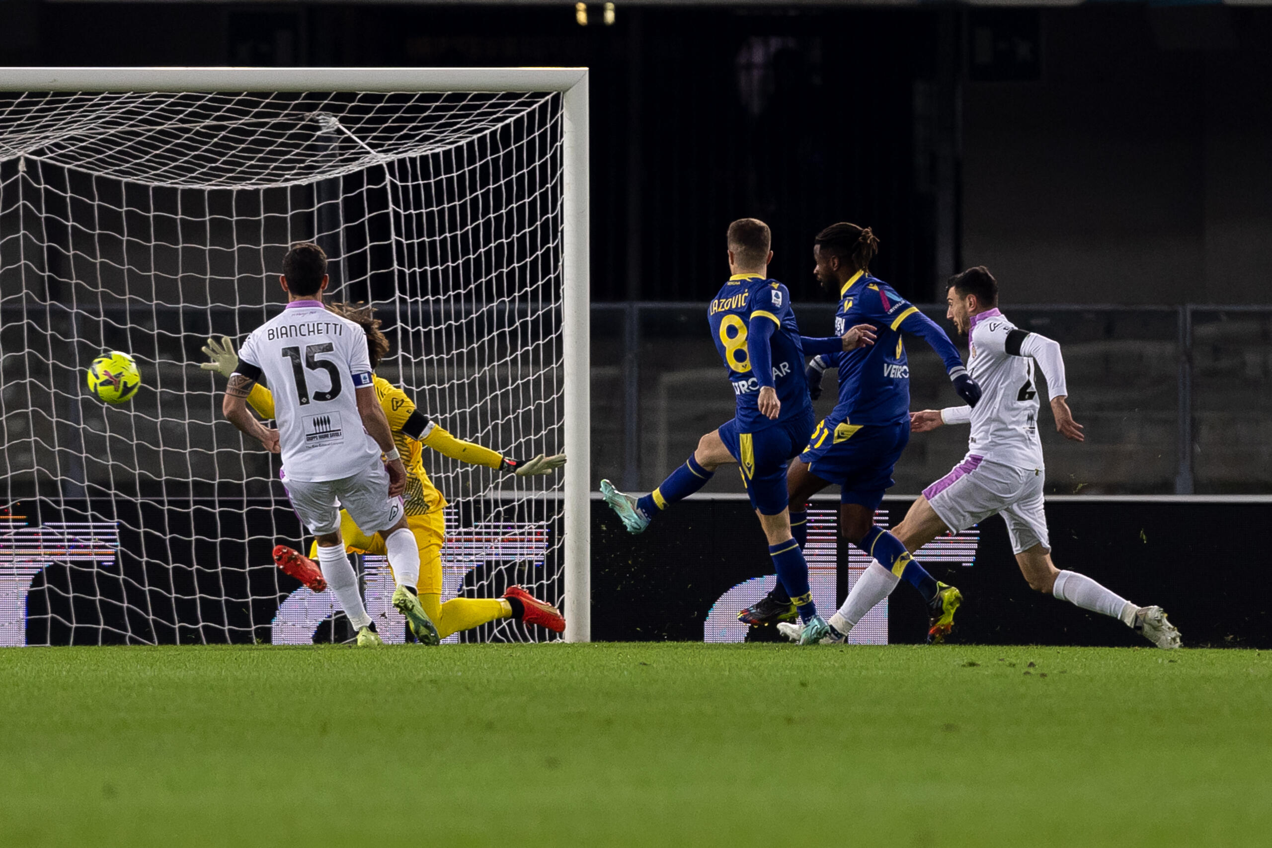 Lazovic Hellas Verona-Cremonese