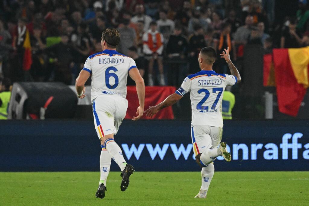Cremonese-Lecce 0-2, festa salentina in uno Zini senza speranze