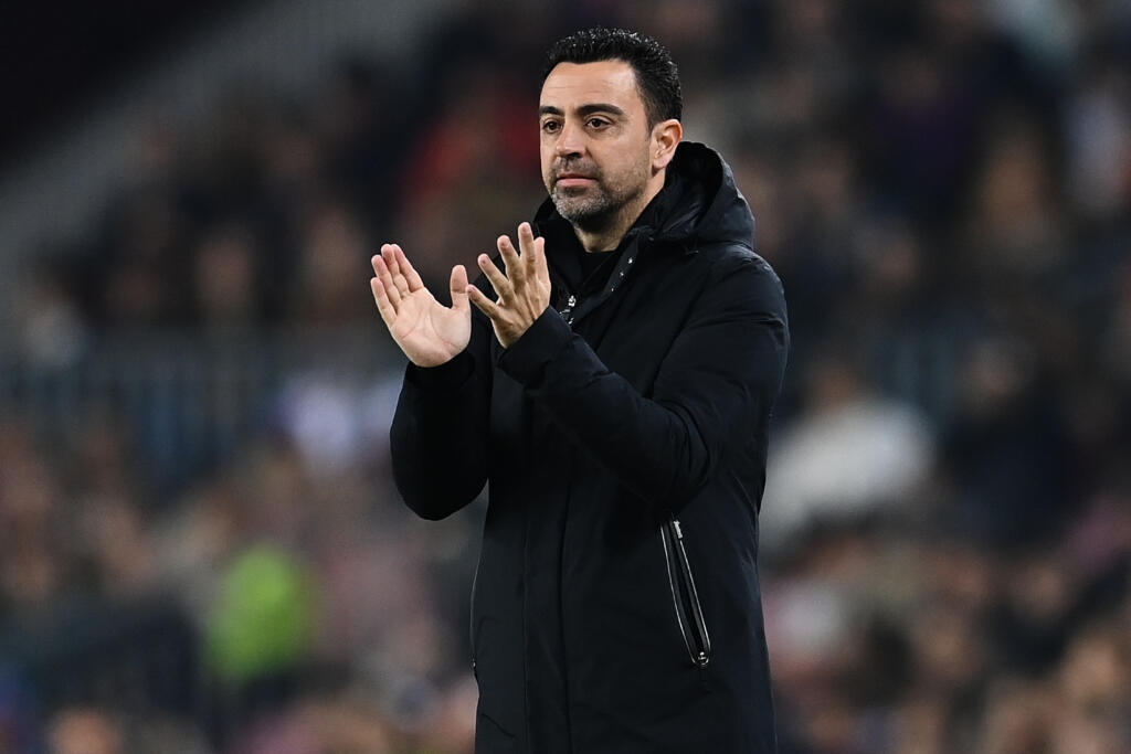 Barcellona, Xavi strizza l’occhio al ritorno di Messi