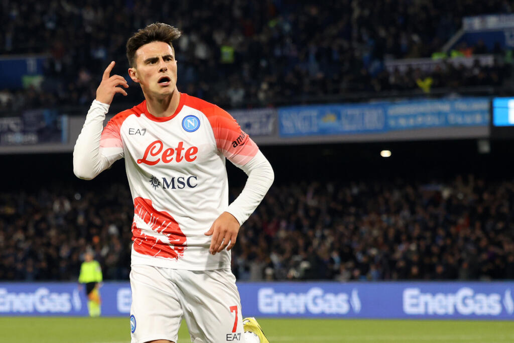Elmas, parole al miele per Kim: “Grande uomo, sono impressionato da lui”