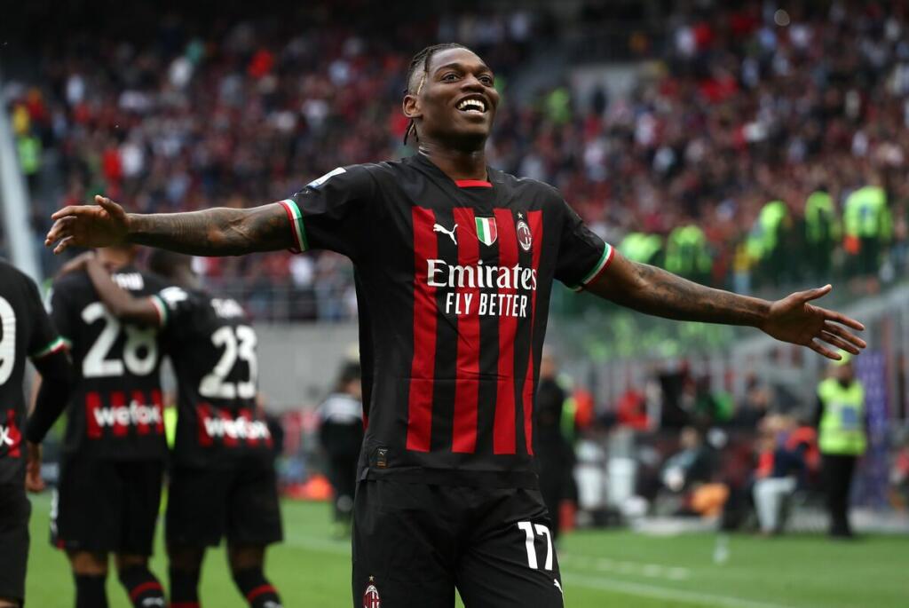 Milan, passi avanti per il rinnovo di Leao: no a due club