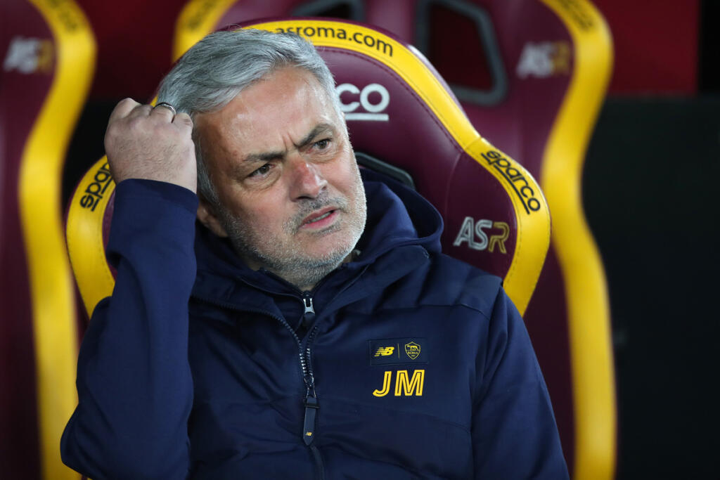 Probabili formazioni Roma-Feyenoord: dubbio Dybala per Mourinho