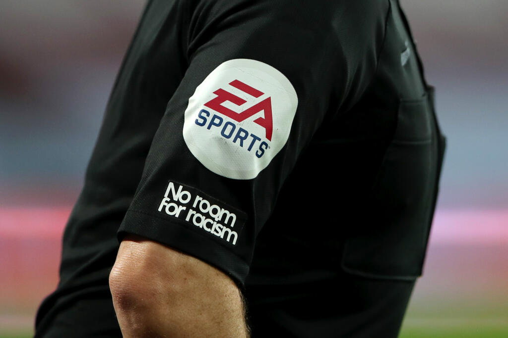 Finisce l’era FIFA nei videogiochi: ora EA Sports FC è realtà