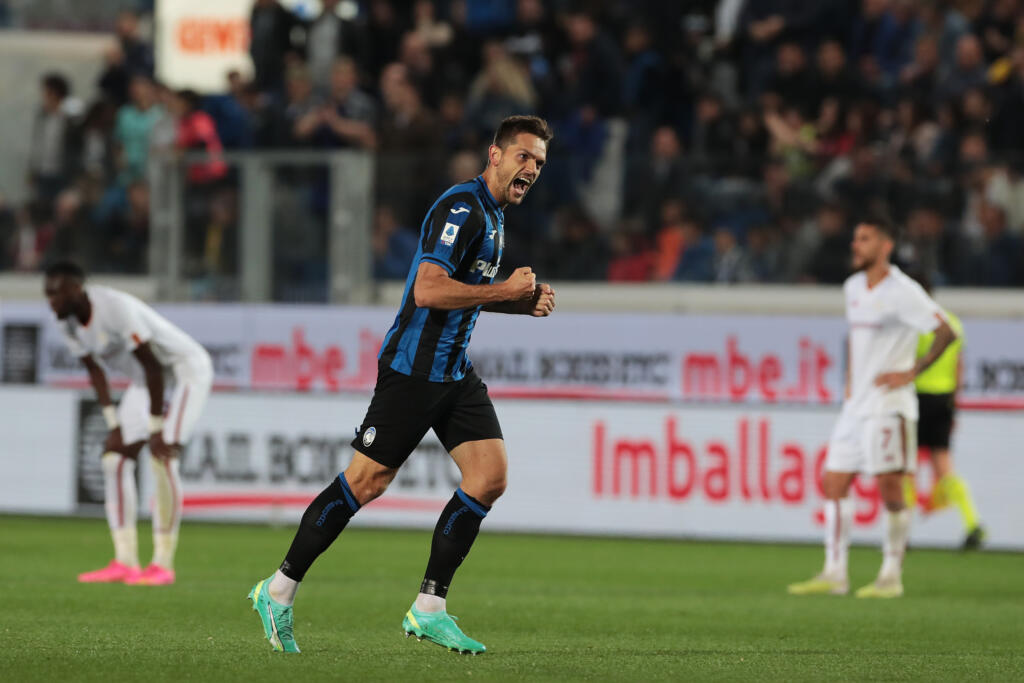 Atalanta-Roma, Llorente finalizza per Toloi e la Dea vola – VIDEO