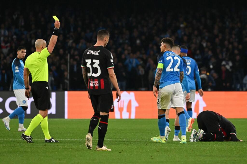 Napoli-Milan, la moviola: rigore su Lozano, da non ripetere quello di Giroud