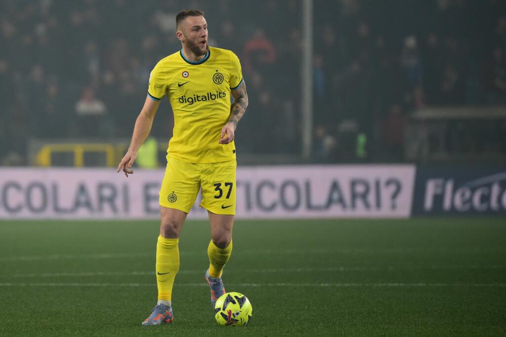 Inter, intervento per Skriniar: il difensore operato in Francia