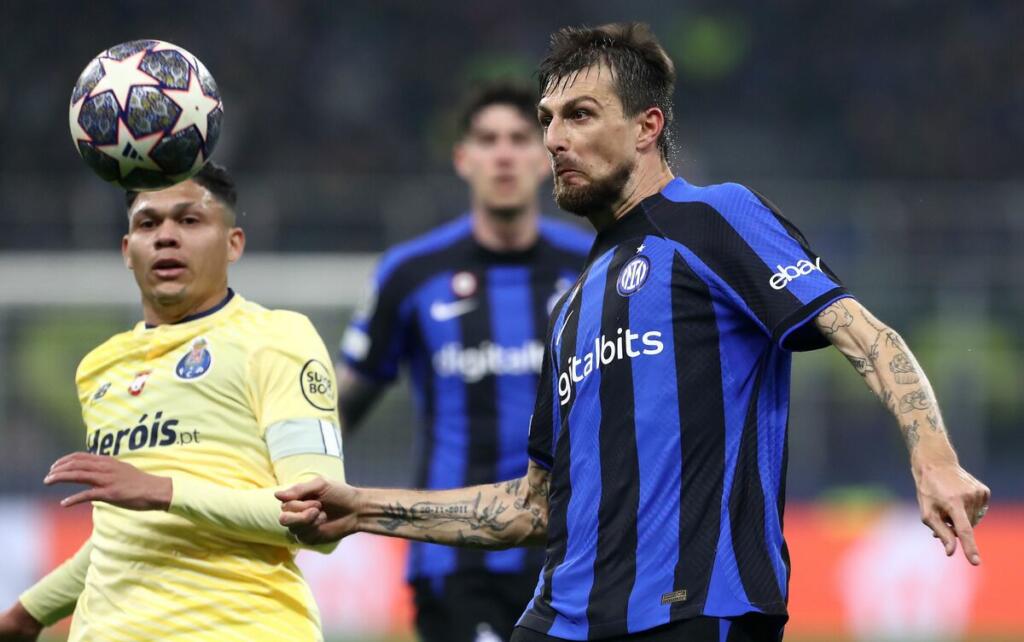 Francesco Acerbi della Lazio in azione durante un match di Serie A