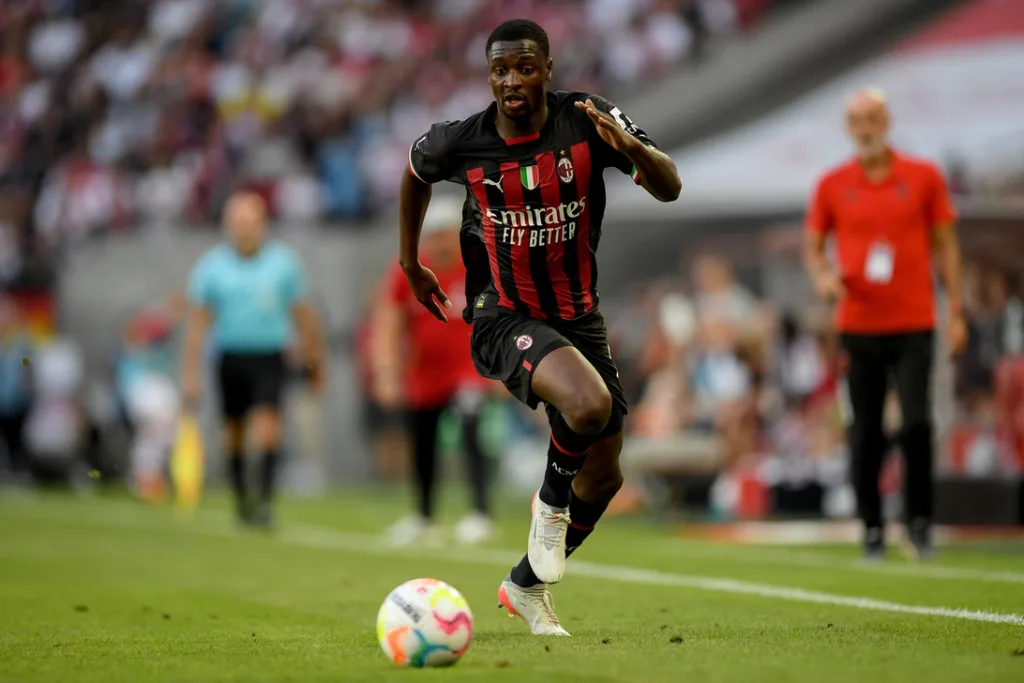 Calciomercato Milan, tre squadre su Ballo-Toure: decide il terzino