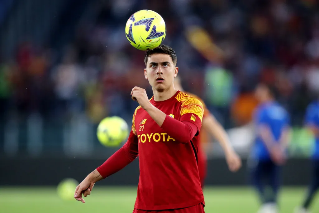 Roma, senti Totti: “Dybala può prendere la 10, ma…”