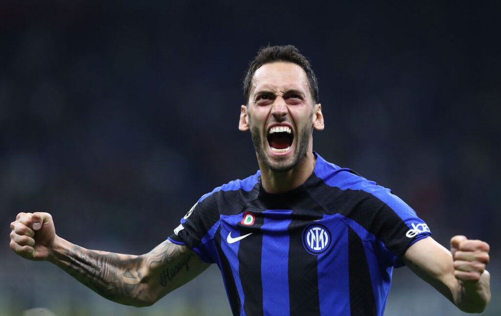 Hakan Calhanoglu, rinnovo di contratto con la finale a Istanbul