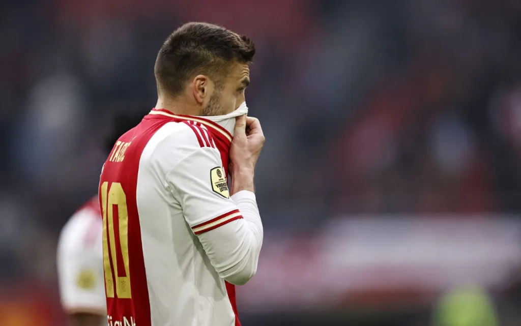 Ajax, ufficiale Tadic lascia il club con effetto immediato