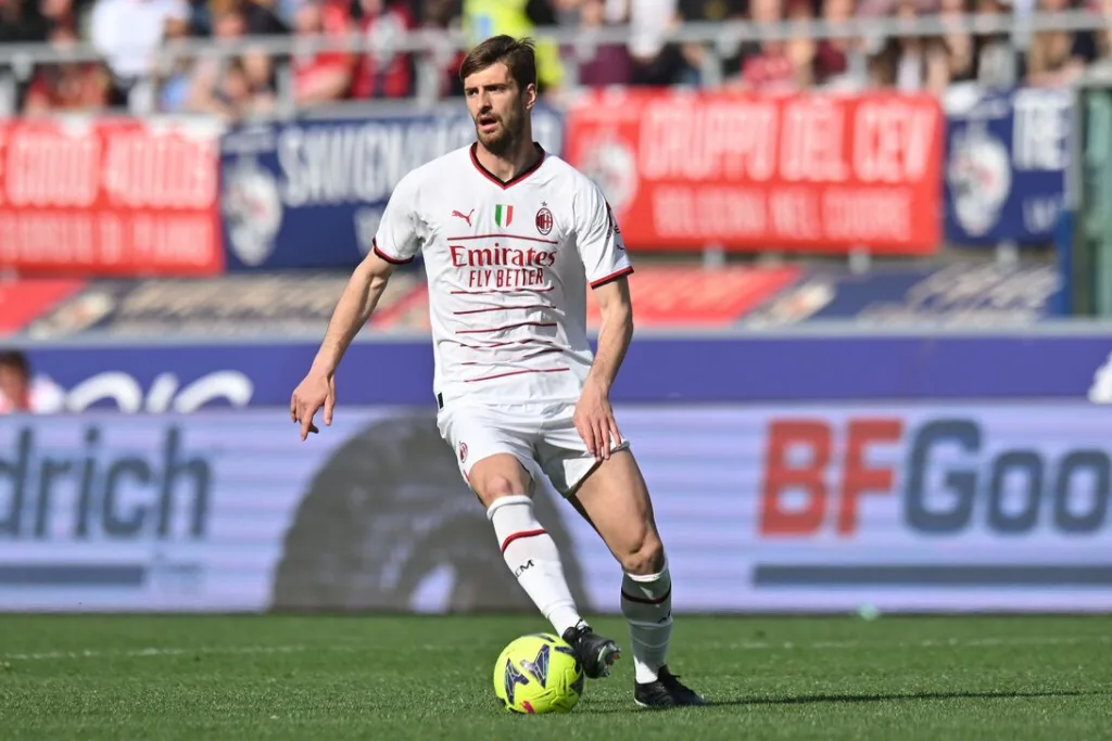 Calciomercato Milan, c’è il nome in pole per il sostituto di Gabbia: le ultime