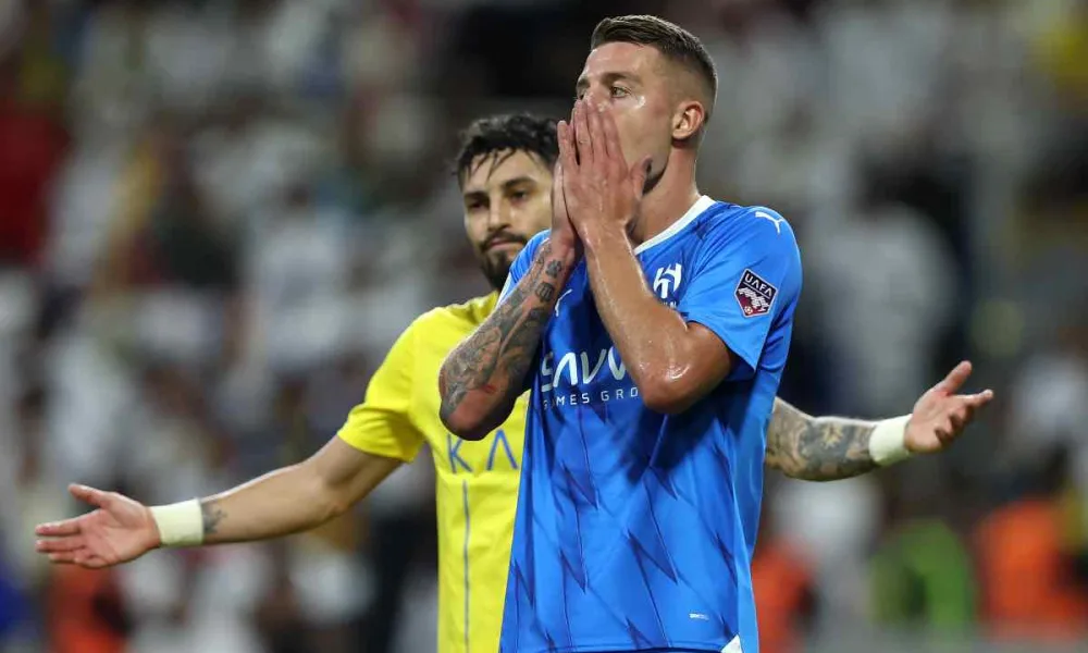 Milinkovic-Savic, testata ed espulsione con l'Al Hilal