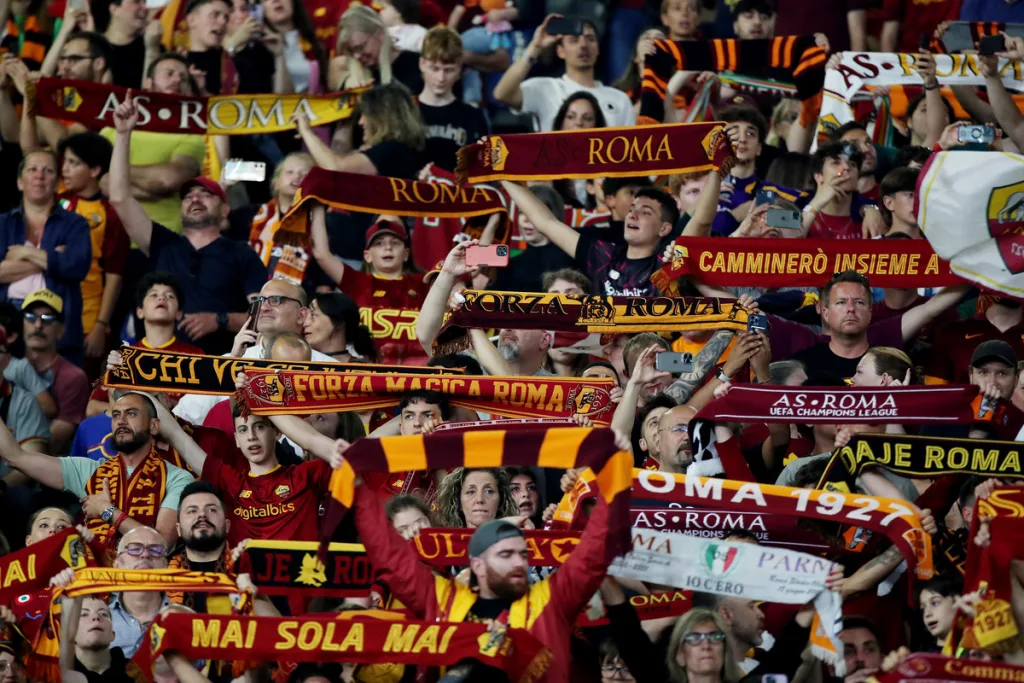 Mercato Roma, Tiago Pinto è chiaro: “Vogliamo un attaccante”