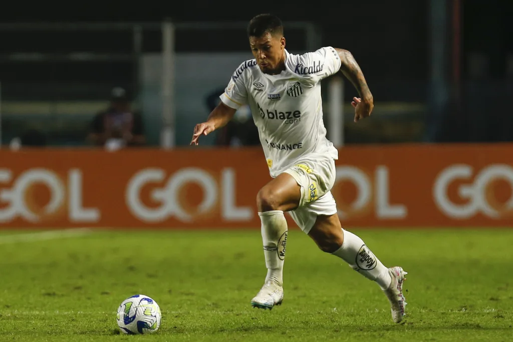 Mercato Roma, il Santos blocca Marcos Leonardo. Per ora