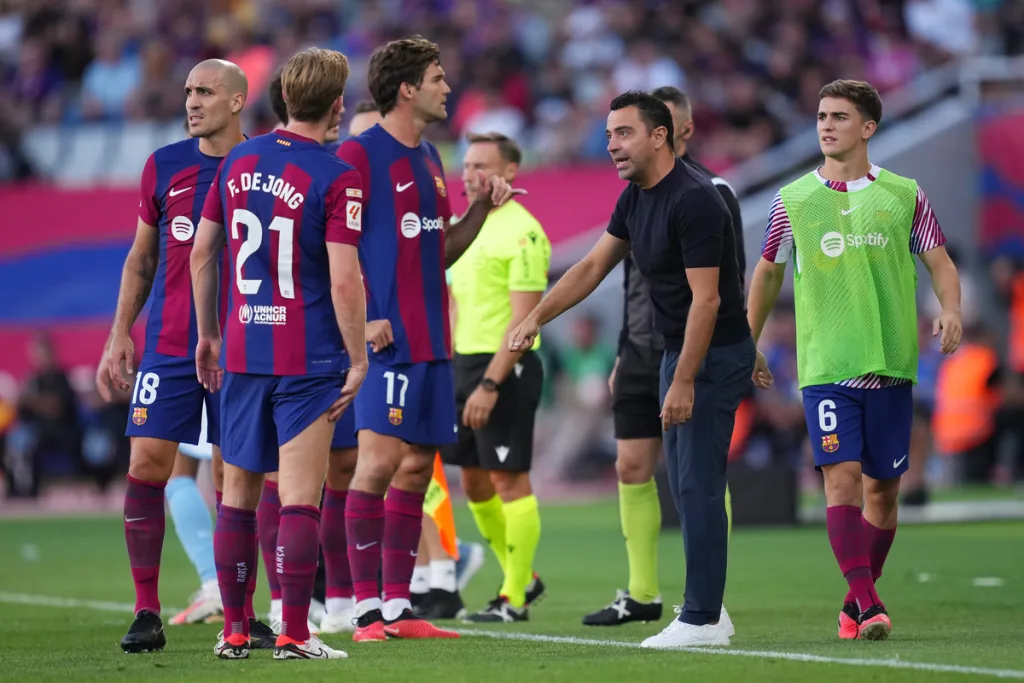 Xavi, numeri da record: “Ma non resterò 15 anni al Barcellona”