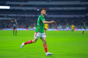 Lozano PSV