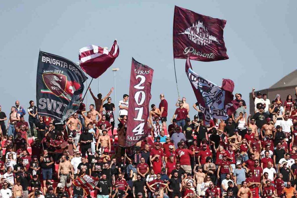 Salernitana, i tifosi chiedono di più: “Fate gli uomini”