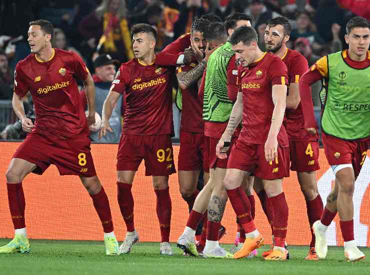 L'esultanza dei giocatori della Roma
