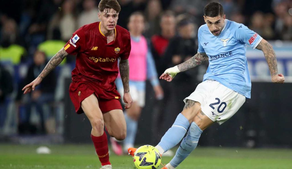 Roma e Lazio pronte a contendersi un attaccante sul mercato: ecco di chi si tratta